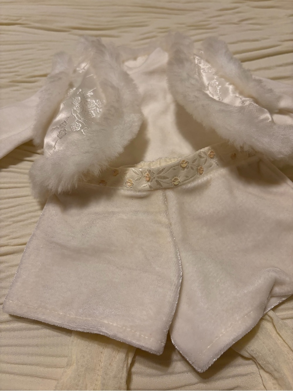 American Girl Retired Winter White Outfit Faux Fur Boots Set - Picture 2 of 5